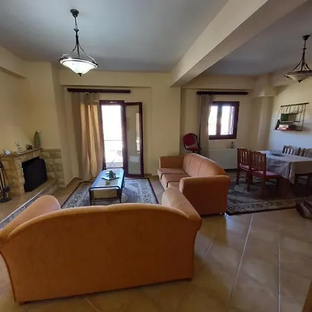 Apartment το πέτρινο 5 Kalavryta
